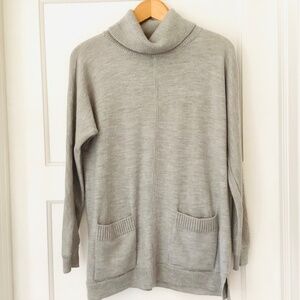 Talbots Womens Turtleneck Sweater Gray Pure Merino Wool Front Pocket Sz M Soft